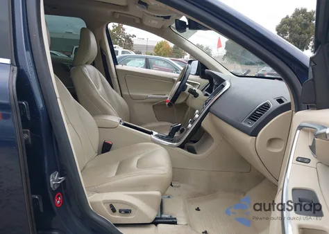 2015 Volvo Xc60 T5/T5 Premier из США, поврежденный, VIN YV4612RK0F2650898